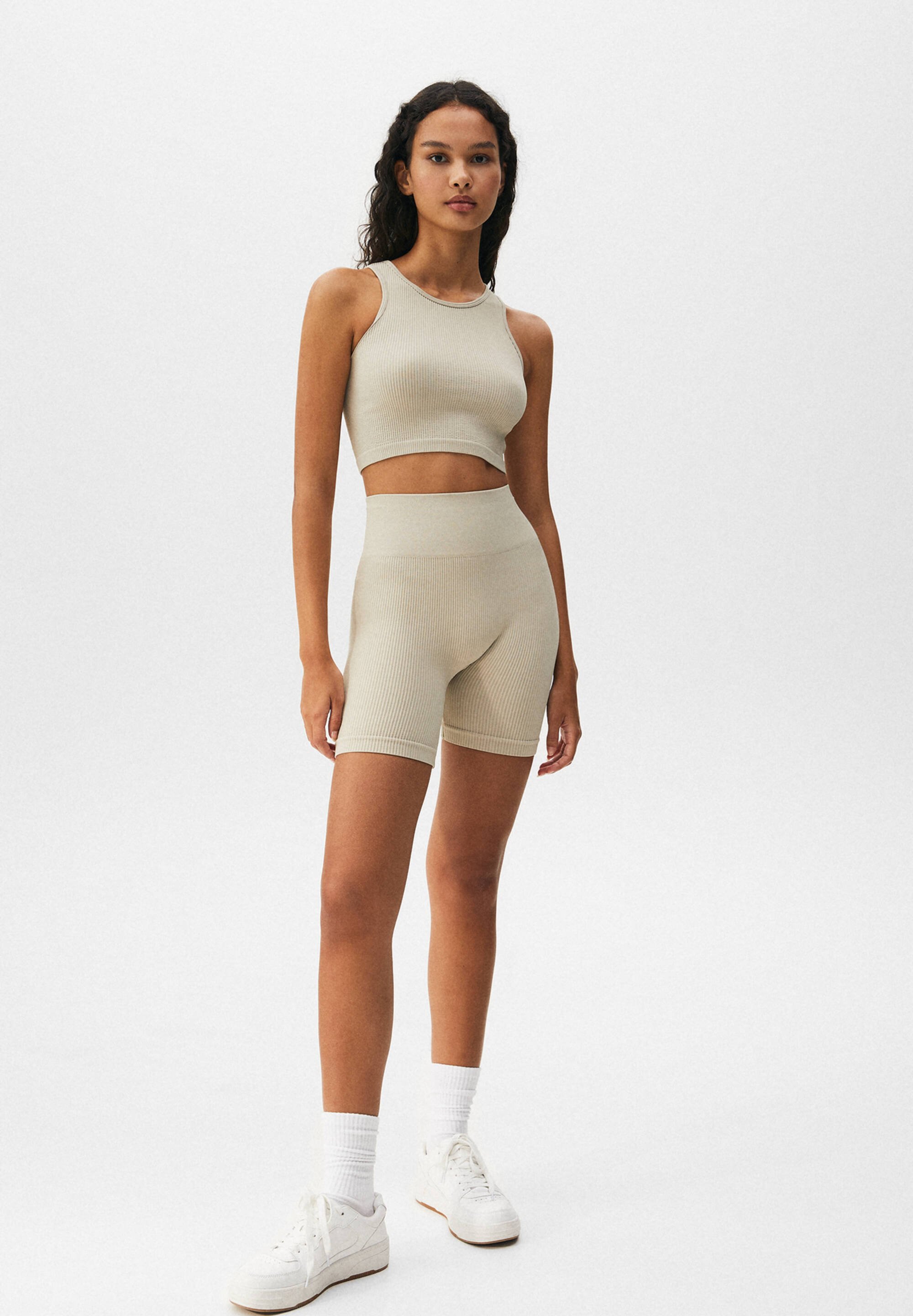 Pull\u0026Bear with A Wide Waistband Short Off white, Femme, Taille: M/L, Écru