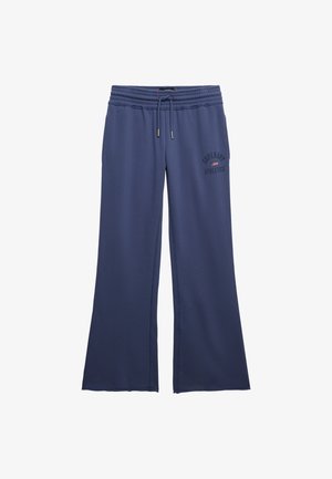 Marineblå sweatpants med vide ben, elastisk talje, justerbare snore, sidelommer og "Superdry Athletics"-logo på venstre lår.