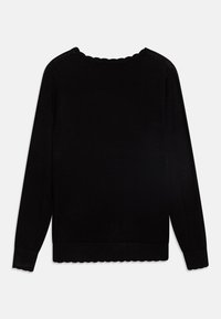 Svart langermet genser med sikksakk-hals og hem. Myk tekstur med ribbestrikkede mansjetter og bunnstrikk. Enkel og allsidig design.