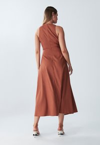 ST MRLO EVANDRA - Koktel haljina / svečana haljina - rust
