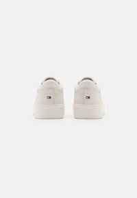 Tommy Hilfiger ELEVATED - Trainers - weathered white