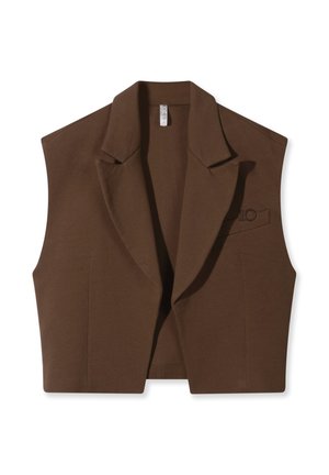 Brązowa kamizelka bez rękawów z wciętym kołnierzem, wykonana z miękkiego materiału, z ozdobnym guzikiem z przodu i dwoma przednimi kieszeniami.