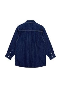 Jeansskjorta i mörkblå; långa ärmar med knäppning i manschetterna; klassisk krage; ryggsöm detalj; jämn textur med förstärkt sömnad.