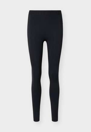 Μαύρο στενό κολάν με ψηλή μέση που διαθέτει ανάγλυφο λογότυπο, εμφανιζόμενο πάνω σε ένα απλό ανοιχτόχρωμο φόντο.