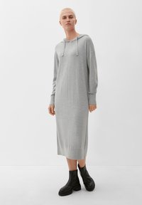 s.Oliver MIT KAPUZE - Robe pull - grau meliert