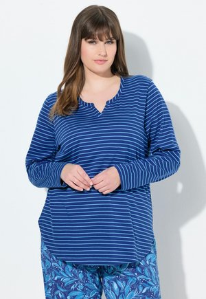 Blauw gestreepte lange mouw top met een V-hals ontwerp. De stof lijkt zacht en heeft afwisselend dunne en dikke witte strepen.