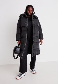 Vero Moda Curve VMCLUNA LONG COAT - Vinterkåpe / -frakk - black