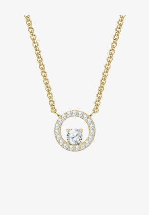 Goldene Kettenhalskette mit einem runden Anhänger, der einen zentralen klaren Edelstein umgeben von kleineren klaren Steinen zeigt.