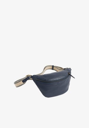 Navyfarbene Leder-Bauchtasche mit einem gewölbten Design, goldenem Reißverschluss und einem gemusterten cremefarbenen Riemen mit schwarzen Akzenten. Glatte Oberflächenstruktur.