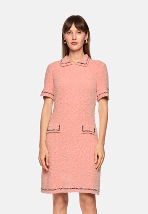 Strickkleid - peach beige