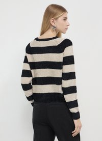 Calliope EN CHENILLE RAYÉ - Maglione - une variante