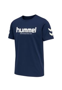 Navyblaues T-Shirt mit kurzen Ärmeln aus Baumwolle, das ein großes weißes "hummel"-Logo und Chevron-Muster auf den Ärmeln aufweist.