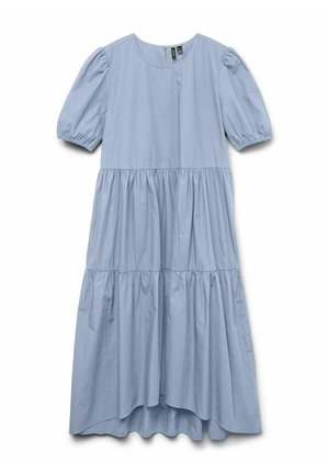 Robe en coton bleu clair avec de courtes manches bouffantes, col rond, design à étages et un ourlet qui descend à l'arrière pour un détail supplémentaire.