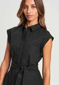 WILLA KOBE  - Haljina-majica - black