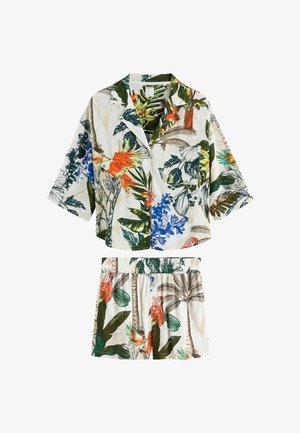 Kurzärmliges Hemd mit Blumenmuster und passende Shorts, die lebendige Farben, tropische Motive sowie eine lockere Passform mit elastischem Bund aufweisen.