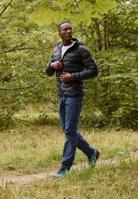 Peak Performance HELIUM HOOD JACKET - Dunjakker - black