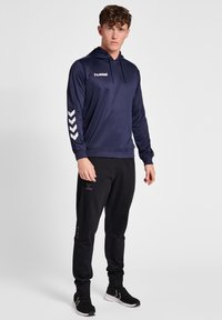 Hummel HMLPROMO POLY HOODIE - Felpa con cappuccio - marine