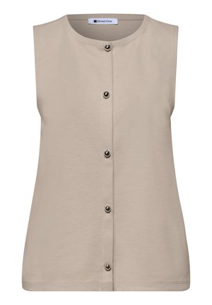 Blusa sin mangas beige con cuello redondo y cinco botones metálicos en la parte delantera, con la etiqueta Street One en el interior del cuello.