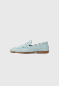 Selected, light blue