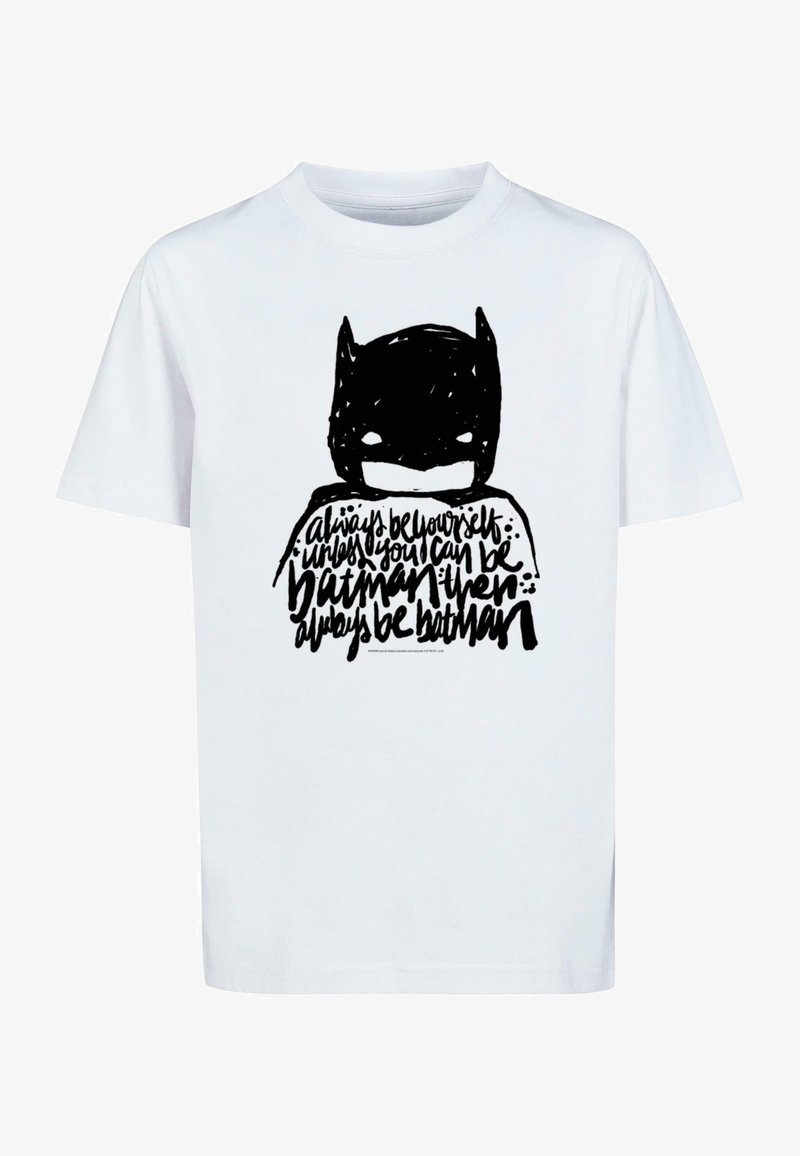 Hvid bomulds t-shirt med en sort Batman-silhuet og teksten "Vær altid dig selv; medmindre du kan være Batman. Så vær altid Batman."