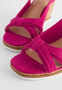 Next FOREVER COMFORT BOW REGULAR WIDE FIT - Korkeakorkoiset sandaalit - pink