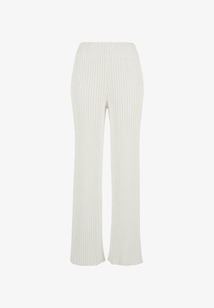 Pantaloni in maglia a coste di colore crema con design svasato. Presentano un ampio cinturino elastico in vita e strisce verticali per un'ulteriore texture.