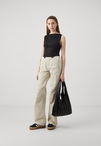 Abercrombie & Fitch CHASE SHEER DRAPED - Viršus - black