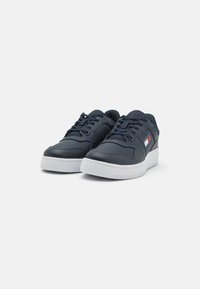 Tommy Jeans RETRO BASKET ESS - Sneakers basse - dark night navy