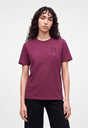 Karl Lagerfeld Jeans, SQUARE LOGO TEE - Обикновена тениска - amaranth