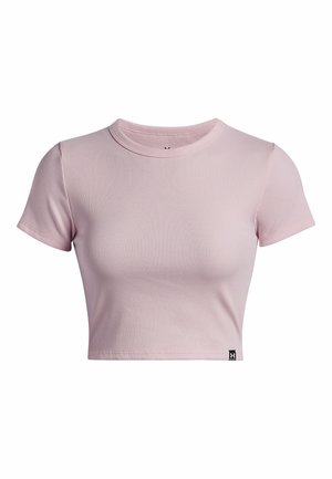 Světle růžový krátký rukávový crop top s kulatým výstřihem. Obsahuje malou černou logo etiketu na lemu. Měkká textura, těsný st řih.