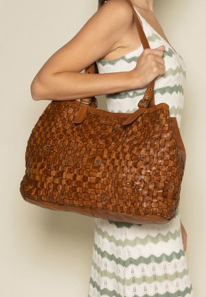 Gusti Leder, DEMERY - Handtasche - cognac