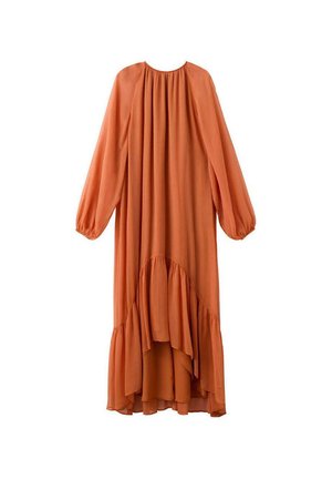 Robe midi à manches longues orange rouille avec un col rond froncé et un ourlet asymétrique à volants.