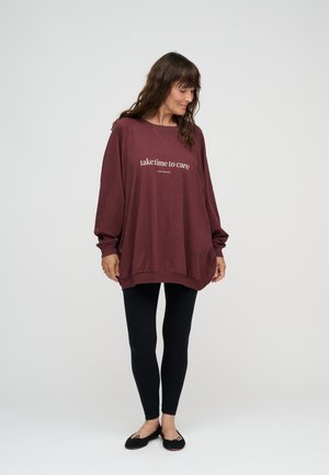 moshi moshi mind, NOVEMBER SWEAT - Βασικό μπλουζάκι - burgundy