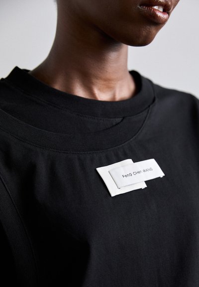 Feng Chen Wang DECONSTRUCTED LONG-SLEEVE UNISEX - T-shirt à manches longues - black