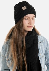 Knit Factory HAZE - Muts - black