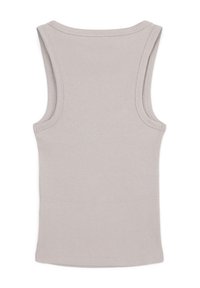 Top senza maniche grigio a coste con scollatura tonda. Il tessuto è liscio e segue una silhouette aderente.