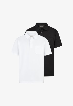 Zwei Polohemden mit kurzen Ärmeln, eines weiß und eines schwarz, jeweils mit einem Kragen und einer Brusttasche.