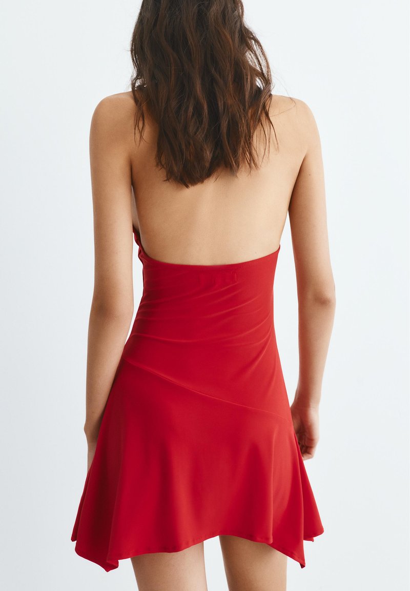 PULL&BEAR HALTER NECK - SHORT DRESS - Day dress - berry - Zalando