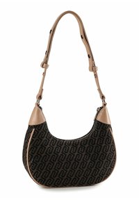 Hobo-Tasche aus schwarzem Stoff mit braunen Akzenten. Verfügt über eine gemusterte Außenseite, verstellbaren Riemen und Reißverschluss. Geschwungene Form und strukturierte Oberflächen.