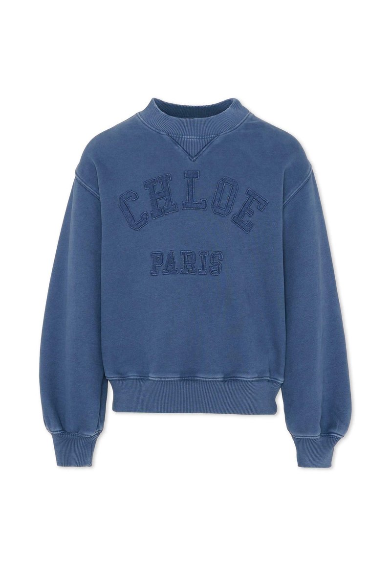 Niebieska bluza z okrągłym dekoltem, ściągaczami na mankietach i u dołu, z haftem "CHLOE PARIS" na przodzie w kontrastującej fakturze.