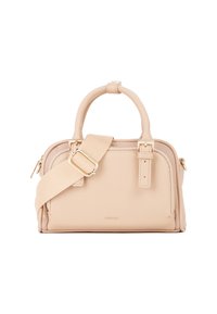 Borsa a tracolla in pelle texturizzata beige con doppi manici, hardware color oro, tracolla regolabile con fibbia e tasca con zip frontale su sfondo bianco.