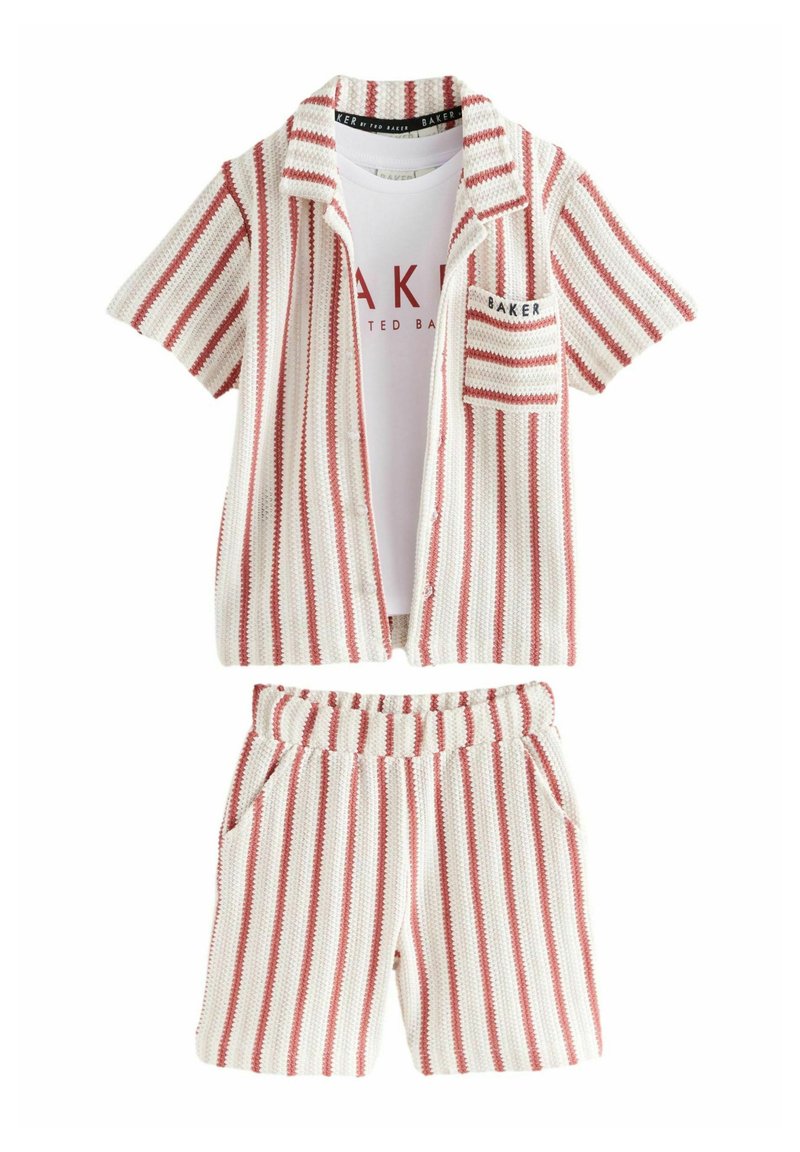 Camicia a maniche corte a righe rossa e bianca, con tasca e colletto, abbinata a pantaloni corti con vita elasticizzata dello stesso colore. Tessuto morbido e strutturato.