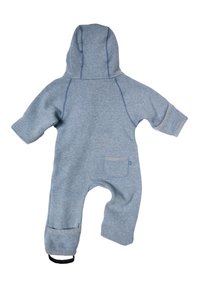 Blå fleeceone-piece med huva, långa ärmar och bakficka. Har elastiska ärmslut och ett band vid vristerna.