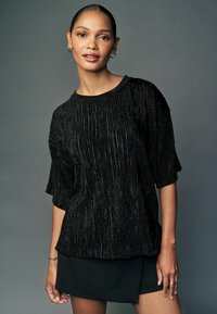 Next PLISSE - REGULAR FIT - Pluus - black