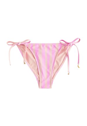 Slip de bikini cu dungi verticale roz și bej, cu fundițe laterale și mici accente cu mărgele aurii pe șnururi.