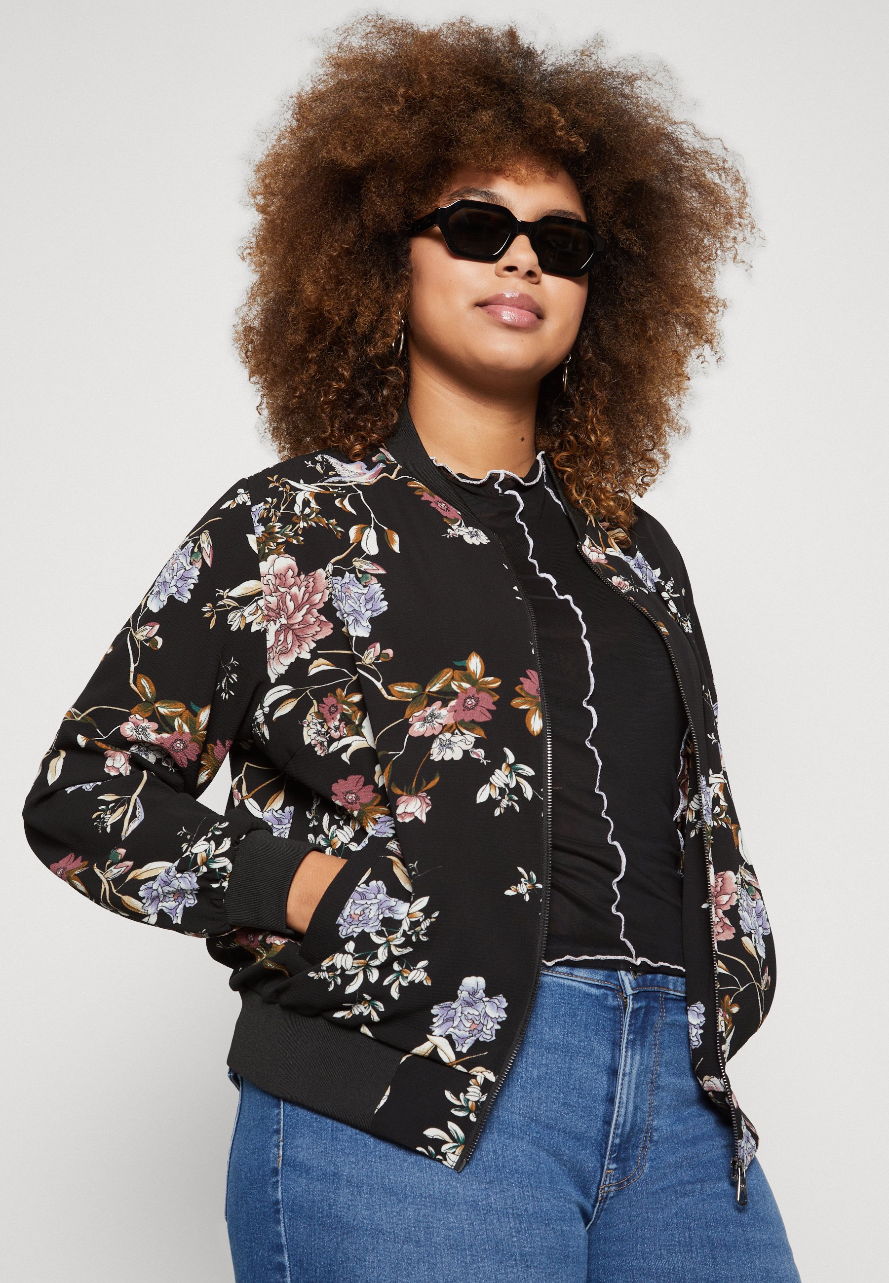 ONLY Carmakoma CARLUX LIFE - Bomber Jacket - black aop:new wild