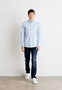 Thumbnail Image 2