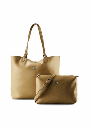 Ampia borsa tote in pelle color cognac con due spallacci e piccola borsa a tracolla abbinata con cinturino regolabile, entrambe con emblema logo argentato.