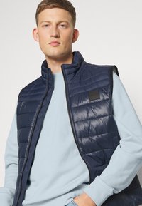 BOSS WESTART - Camisola - open blue