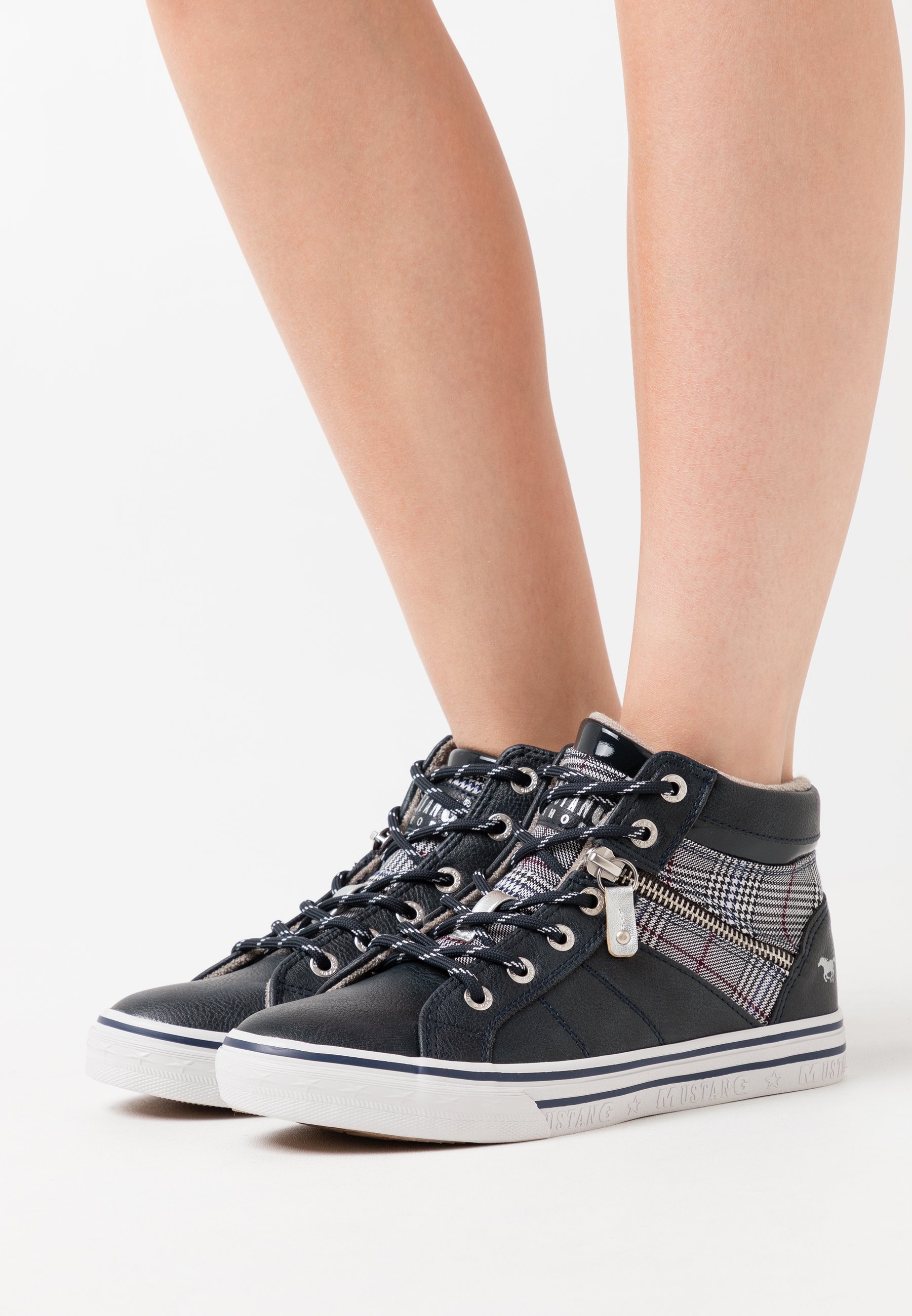 Mustang Shoes Veterschoenen met ritssluiting opzij - Schoenen.nl